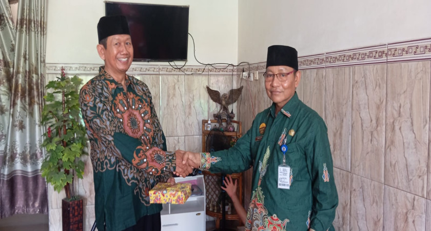 Pelepasan Guru Purna Tugas: Bapak Nurcholis, S.Pd, Mengakhiri Perjalanan Mengajar Matematika